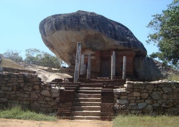 සාලිය – අශෝකමාලා සැඟව සිටි විස්මිත බැලුම්ගල