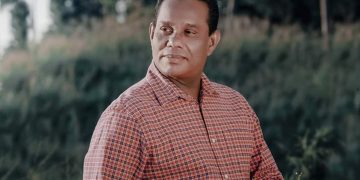 මම පොඩි කාලේ සින්දු ඇහුවෙ පාරෙ ඉඳන්
