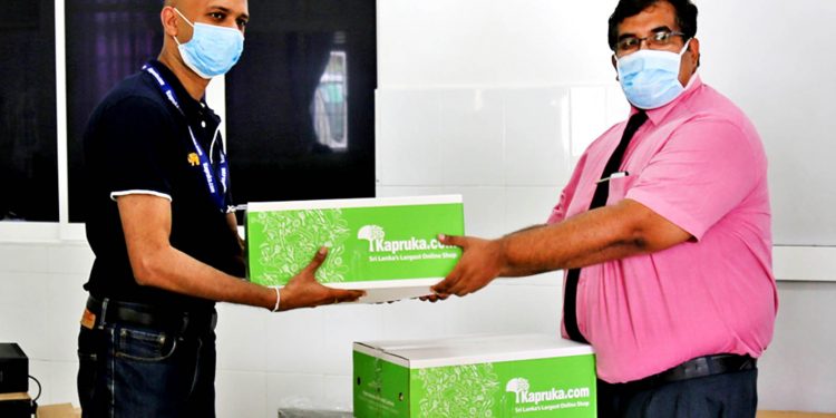 කප්රුක අත්යාවශ්ය භාණ්ඩ IDH රෝහල් කාර්ය මණ්ඩලයේ නිවෙස්වලට බෙදාහරී