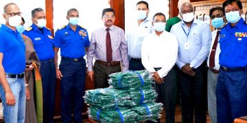 නේෂන්ස් ට්‍රස්ට් බැංකුව  වෛද්‍ය ඇඳුම්  කට්ටල 4500ක් පරිත්‍යාග කරයි