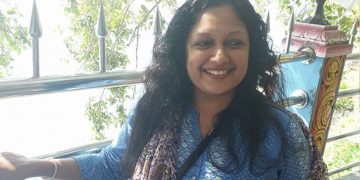 හිත් හොරාගත් හැඩකාරී අපර්ණා