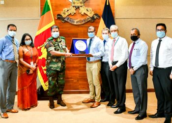 හමුදාපතිගෙන්  හේමාස් සමූහයේ  ඩොල්ෆින් හෝටලයට පැසසුම්