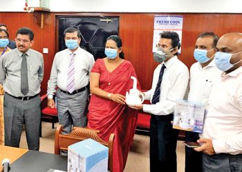 දංකොටුව පෝසිලේන් නව වාෂ්ප ආශ්වාශක නිෂ්පාදනය සෞඛ්‍ය ආයතනයට පිරිනමයි