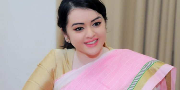 ඕෂධී වියත්මඟට නැගේගේ නිළිකම උකසට තියලද