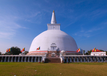 ස්වර්ණමාලී මහා සෑයට පළිඟු මැණිකක් සොයා බුරුමයට ගිය ගමන