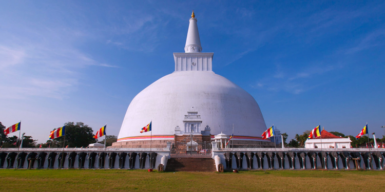 ස්වර්ණමාලී මහා සෑයට පළිඟු මැණිකක් සොයා බුරුමයට ගිය ගමන