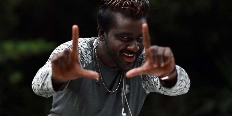 කට්ට කළු කෙහෙල් සුසාගේ පැටිකිරිය