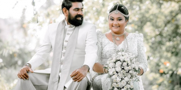 කාටත් හොරෙන් කූඩු වුණු සුළං කිරිල්ලී