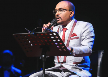 මා නොවන මා ආව චරිත්ව කැලුම් කැපුවෙ ඇයි