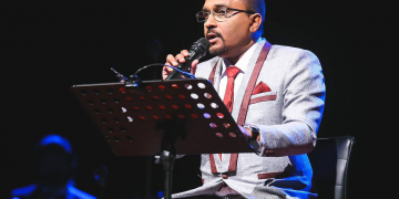 මා නොවන මා ආව චරිත්ව කැලුම් කැපුවෙ ඇයි