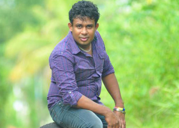 රෑට රෑට ඉඟිබිඟිපාන මිහිරගේ කෝලම්