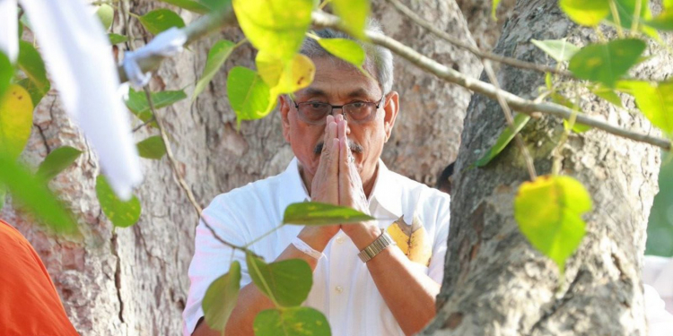 ගෝඨා අටමස්ථානය වැඳ පුදා ගනී