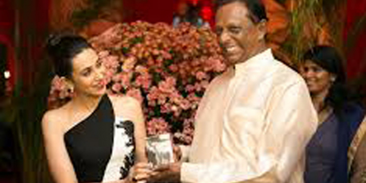 යූඑන්පී මන්ත්රී ධූරය අවුරුදු අසූවේ ජෝන්ට