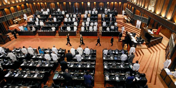 පාර්ලිමේන්තුවේ අද කලබලයක්?