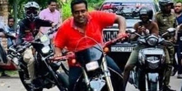 ආනවිළුන්දාව ඩෝසර් කළේ ඇමැති සනත්ගේ සහෝදරයා