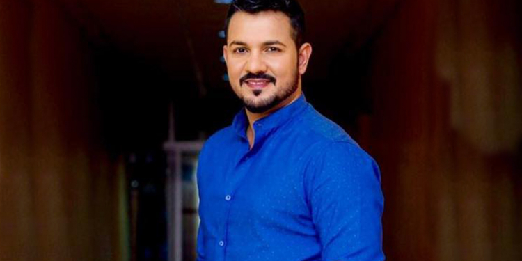 අමිල වයිෆ් එක්ක තාම ඩුබායිවල කොටුවෙලා