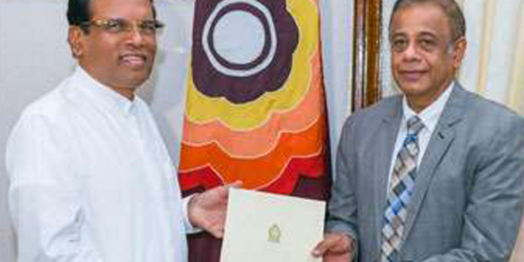හේමසිරි ඇතුළෙදි කියපු ඒවාට මෛත්‍රිපාල එළියෙදි උත්තර දෙයි
