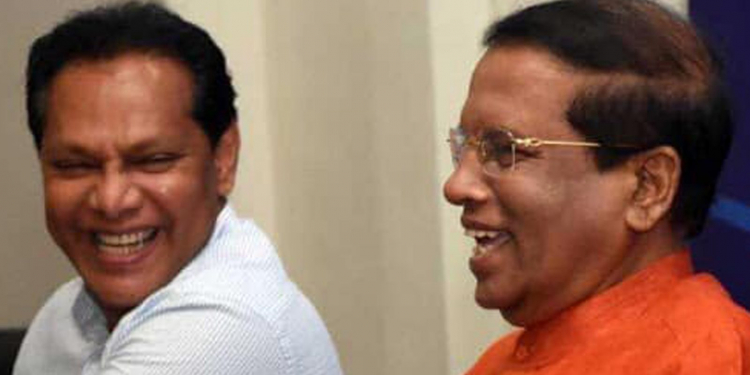 චන්ද්‍රිකා මෛත්‍රිපාලගේත් දයාසිරිගේත් රෙදි ගලවයි
