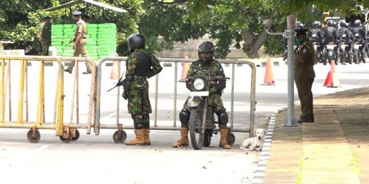 පාර්ලිමේන්තුවට ආරක්ෂක ප්රධානීන් කැඳවයි