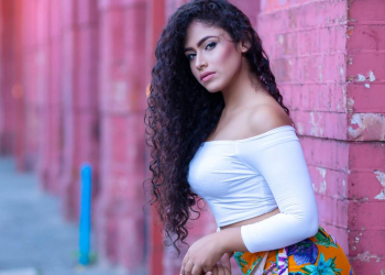 සඳනි හොරෙන්ම පටන්ගත්ත ලව් ස්ටෝරිය