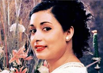 ගැහැණු ළමයිහි කුසුම් වුණු කොන්වන්ට් එකේ පොඩි කෙල්ල