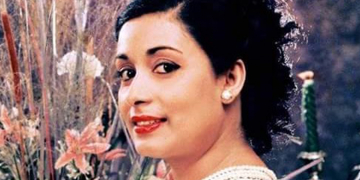 ගැහැණු ළමයිහි කුසුම් වුණු කොන්වන්ට් එකේ පොඩි කෙල්ල