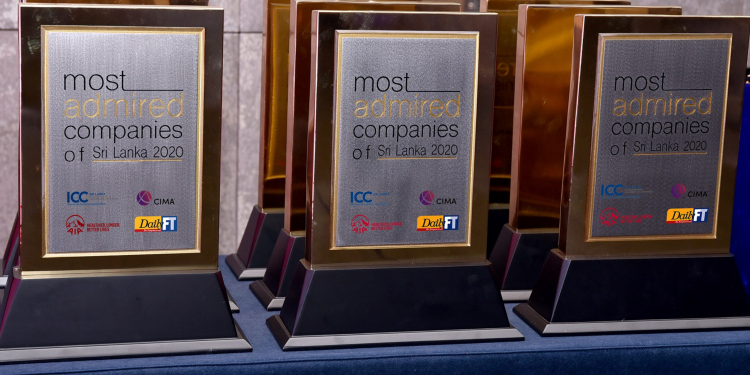 “Most Admired Companies” සම්මාන උළෙලේ ප්ලැටිනම් අනුග්රාහකත්වය AIA ඉන්ෂුවරන්ස් වෙතින්