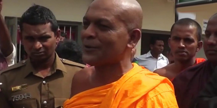 මඩකලපු හාමුදුරුවන්ට පෙනී සිටියේ මුස්ලිම් නීතීඥවරු දෙදෙනෙක්