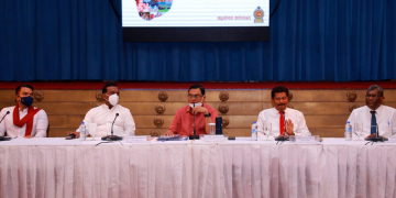 ගම හදන පළමු රැස්වීමේදීම බැසිල් දැඩි තීන්දුවක් ගනී