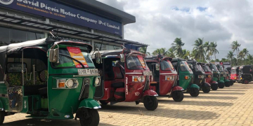 බජාජ්  ජෙනුයින් පාර්ට්ස්  දැන්  මදුරන්කුලියේ
