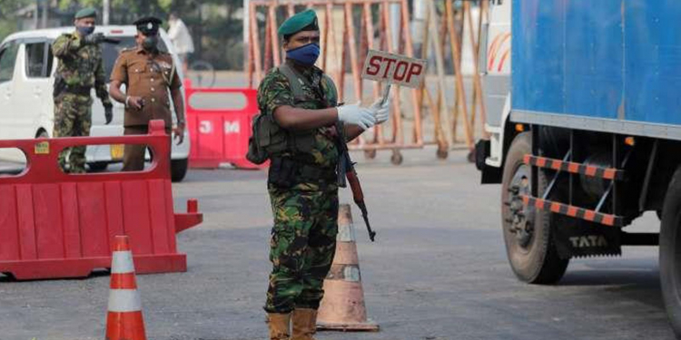 කොරෝනාවෙන් වැහුණු දිවුලපිටියේ සිට ‘මව්රට’ට ජීවන ලියපු අතිවිශේෂ හෙළිදරව්ව