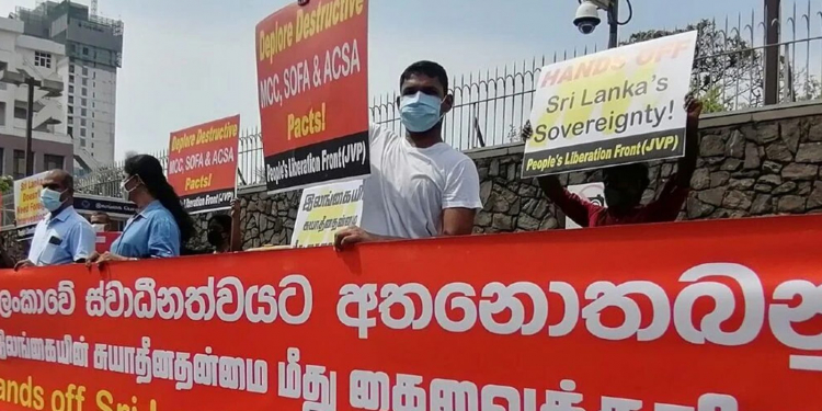 පොම්පියෝට විරුද්ධව ජවිපෙ තානාපති කාර්යාලය වටලයි