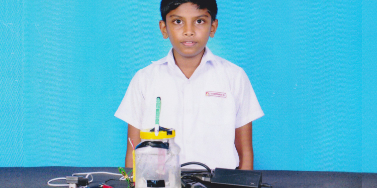 මාලිත මධුසංඛ සිසුවාගෙන් “ස්වංක්රීය ජල කරාමයක්”