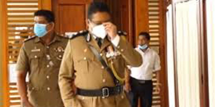 පාස්කු බෝම්බය පුපුරන්න කලින් 15000ක් දැනගෙන ඉඳලා: හිටපු බුද්ධි අධ්‍යක්ෂ