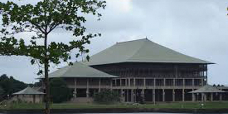 පාර්ලිමේන්තුවටත් කොරෝනා