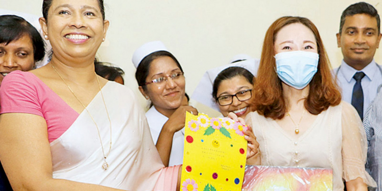 පවිත්රා ගැසට් එක ගහයි