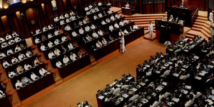 ආණ්ඩුවේ පසුපෙළ අලුත් වැඩකට අතගහයි (රාජ්ය රහස්)
