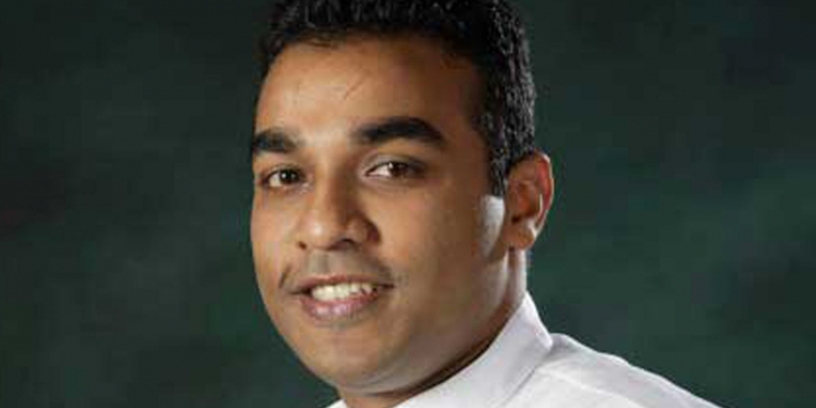 19ය දේශපාලන සුනාමියක් වූ හැටි ප්රමිත උදාහරණත් එක්කම පෙන්වයි (VIDEO)