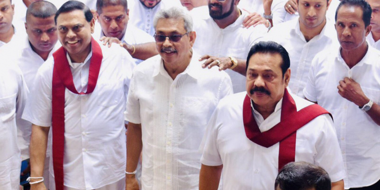 බණ්ඩාරනායක පවුල වගේ රාජපක්ෂ පවුලත් කැඩෙයිද? (විමලසිරි ජයලත්ගේ ‘රටේ පැත්ත’)
