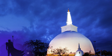 රුවන්වැලි මහා සෑයේ ධතු ගර්භයට ගිය එකම රජතුමා