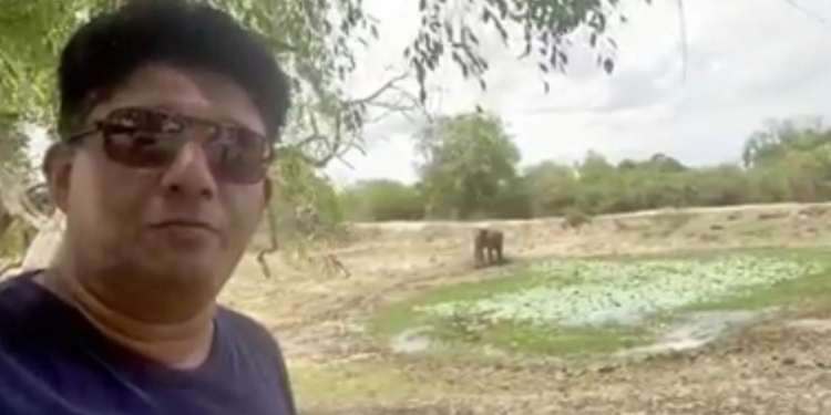 සජිත් යාලේ සිට වීඩියෝවක් එළියට දමයි (VIDEO)
