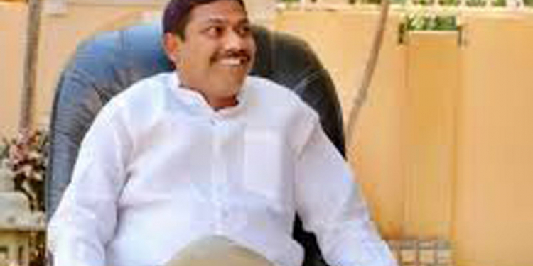 ‘ඩුප්ලිකේට් මහින්ද’ ඉන්දීය දේශපාලනය හොල්ලයි (PHOTOS)