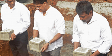 ජෝර්ජ් ස්ටුවර්ට් ටීස් තේ කර්මාන්ත සංකීර්ණයක් ඉදිකිරීම අරඹයි