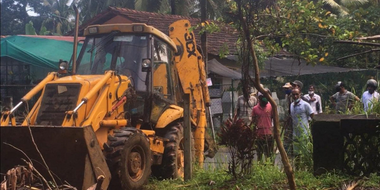 දොස්තර නලින් IDH එකේ කොරෝනා ලෙඩ්ඩු බලද්දී දේශපාලන හෙංචයියන් ඉඩමට වැඩේ දීලා EXCLUSIVE PHOTOS