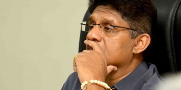 ආණ්ඩුවට කොරෝනා නීති දෙකක්ද? (VIDEO)