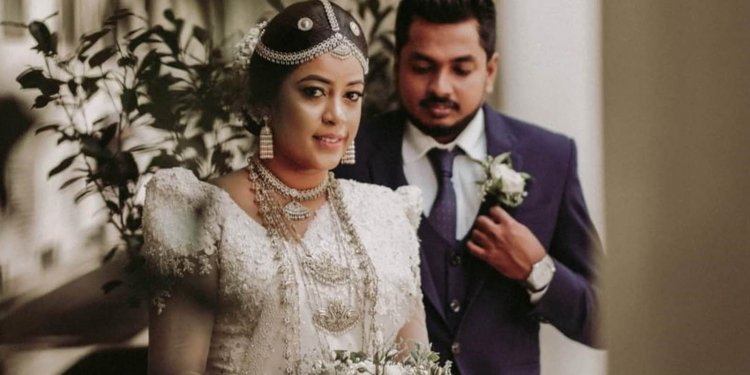 එකම මගකට පියවර තිබ්බ පුන්සිරිගේ පොඩිදුව