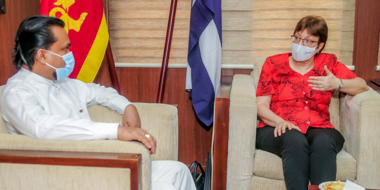 විමල් හදිසියේම කියුබානු තානාපතිනිය හමුවෙයි