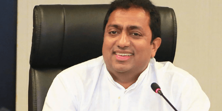 අකිල ඉල්ලා අස්වෙයි
