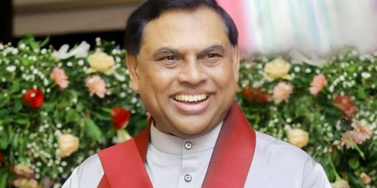 බැසිල් පාර්ලිමේන්තුවට? EXCLUSIVE