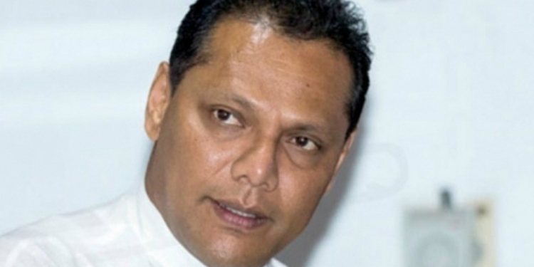 දයාසිරි සජිත්ගේ කාමරයට ගිහින්